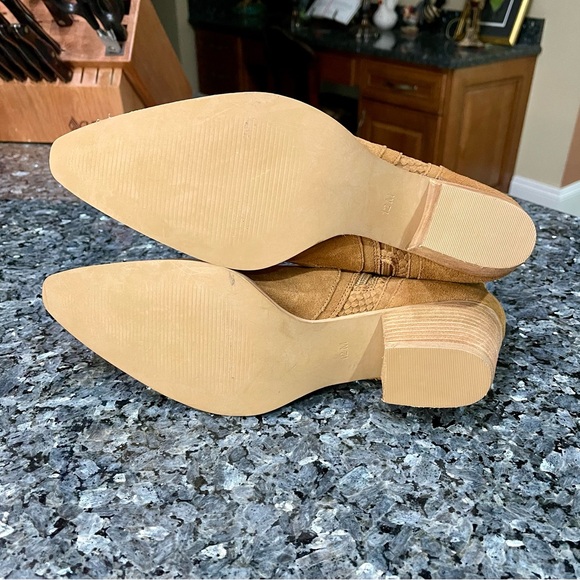 Matisse Daphne Cognac Brown Suede  Textured Western Ankle Booties Size 12 - Picture 7 of 8